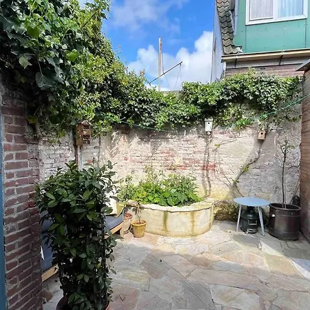 Villa Beach House With Romantic Garden Egmond aan Zee
