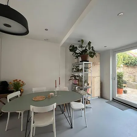 Beach House With Romantic Garden * Egmond aan Zee